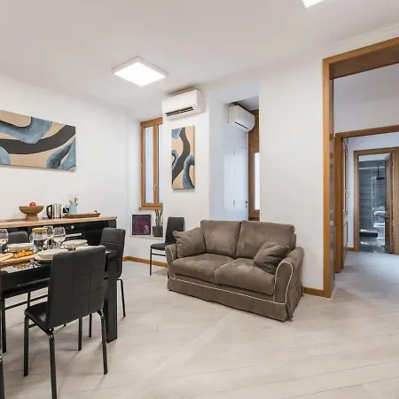 The Best Rent Spacious In Barberini Area * Rome